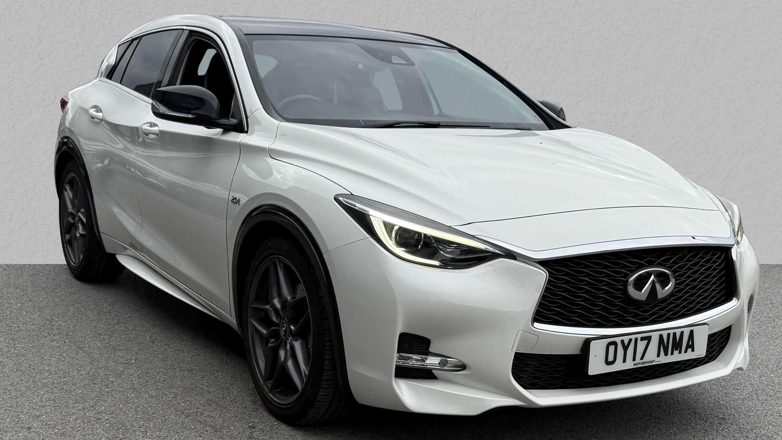 Main listing image - Infiniti Q30