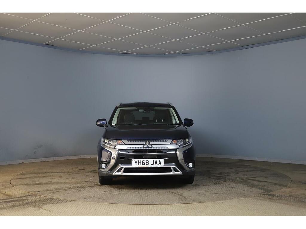 Main listing image - Mitsubishi Outlander