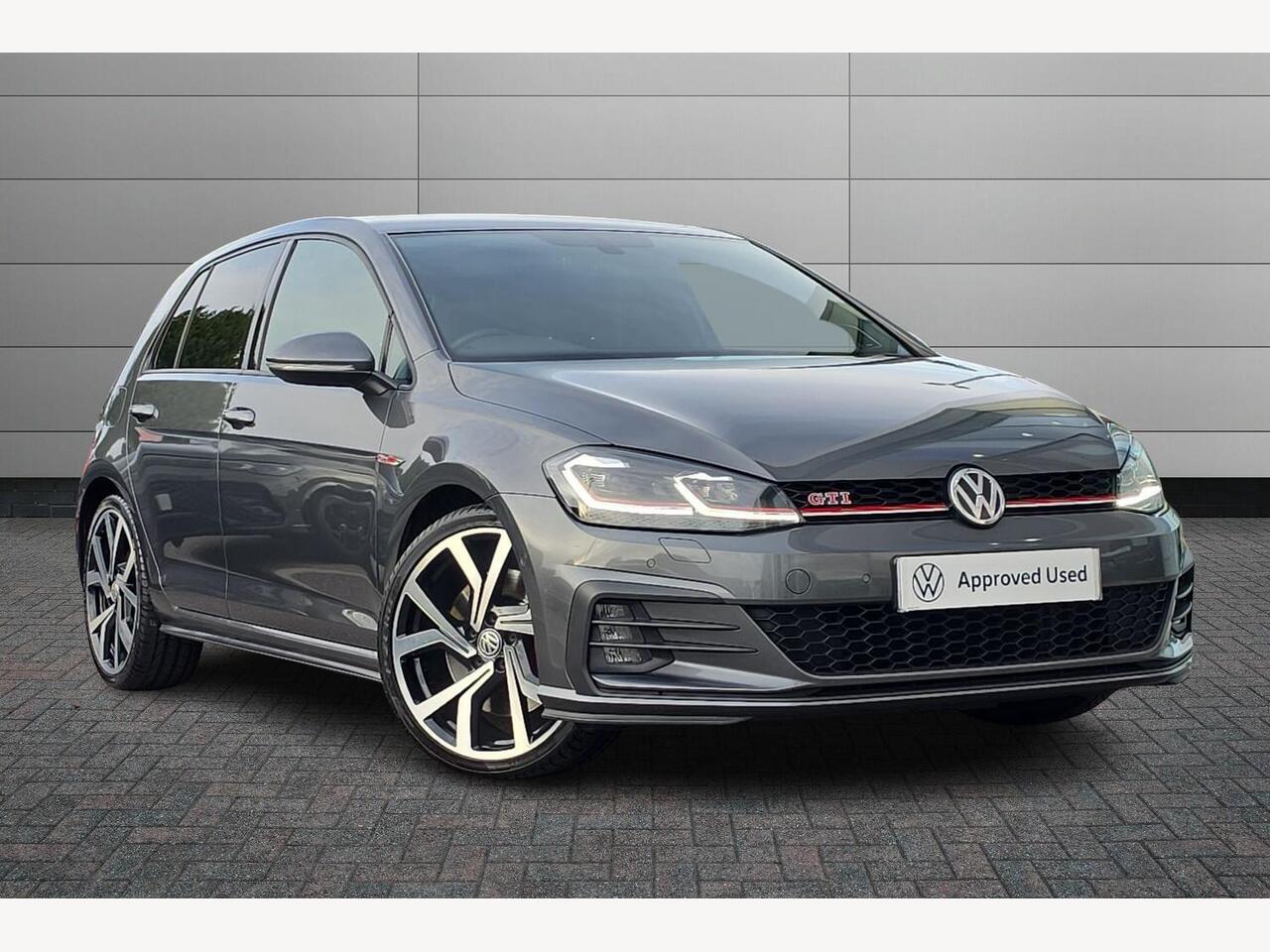 Main listing image - Volkswagen Golf