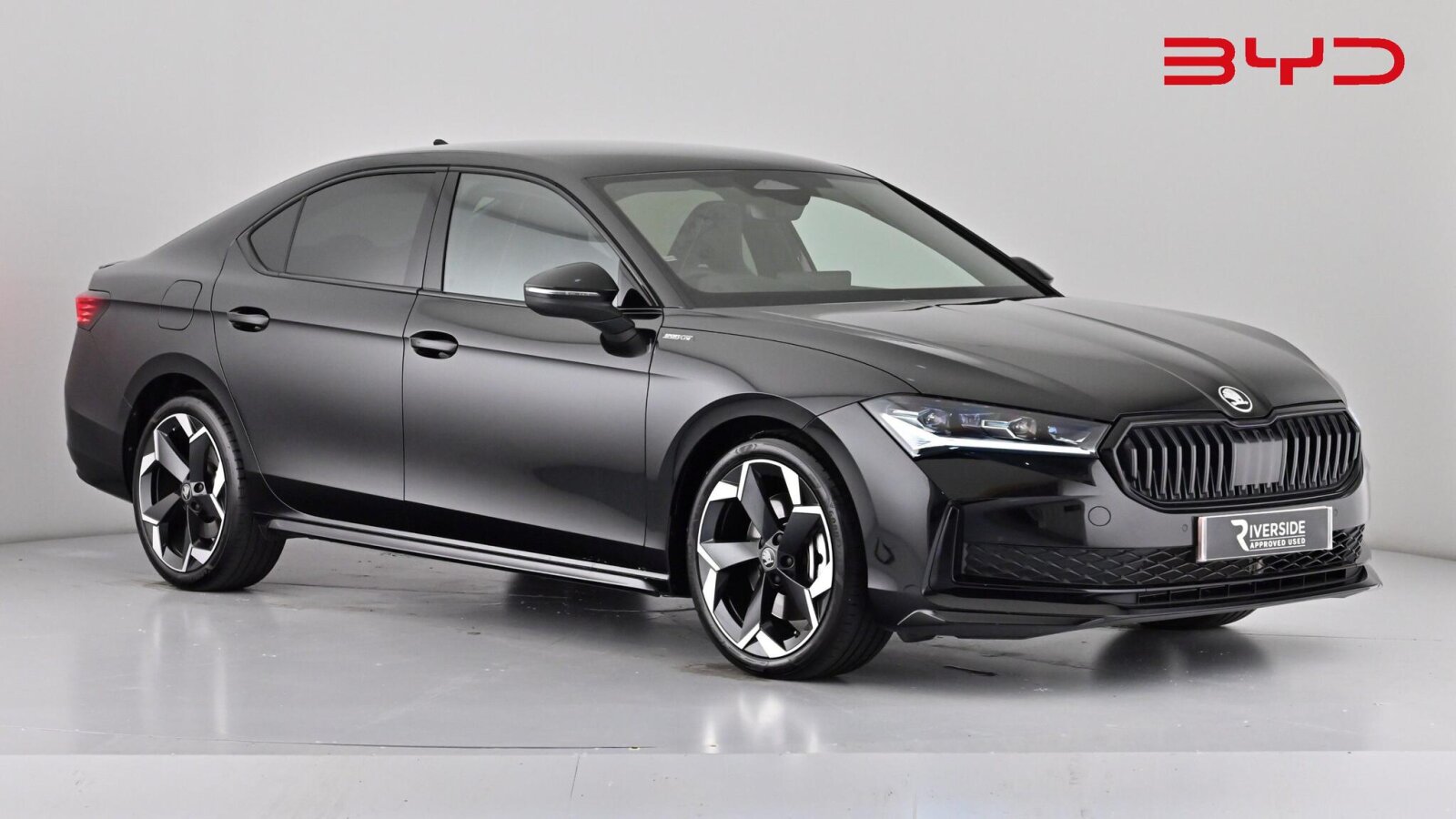 Main listing image - Skoda Superb