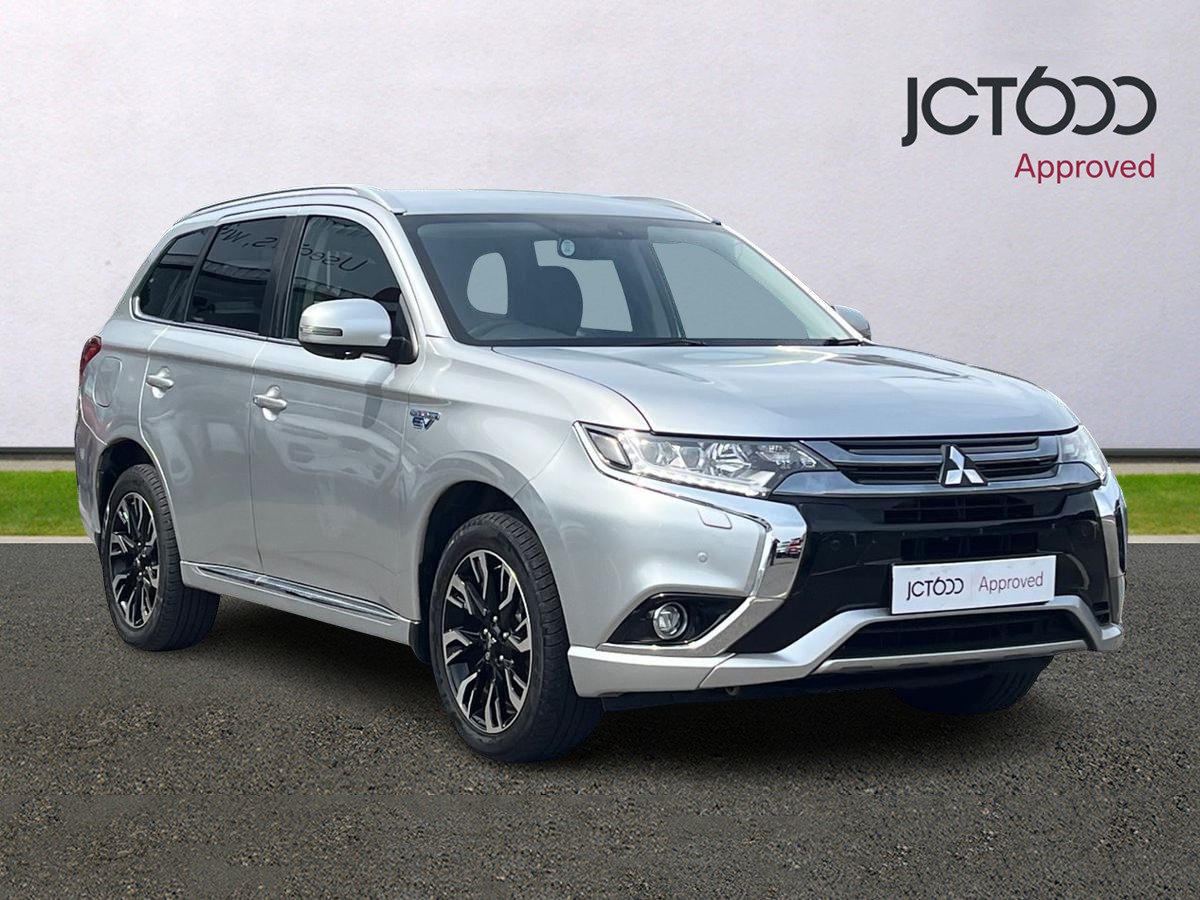 Main listing image - Mitsubishi Outlander