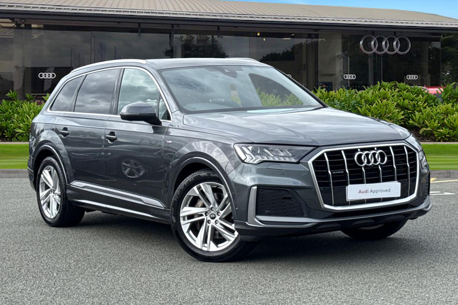 Main listing image - Audi Q7