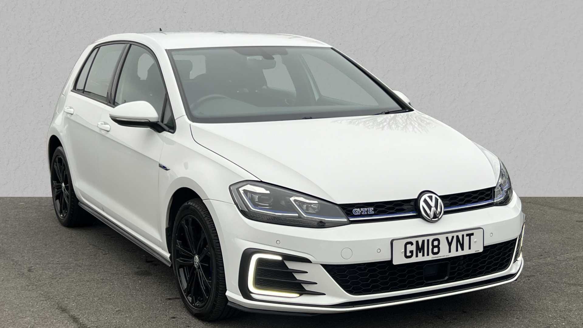 Main listing image - Volkswagen Golf GTE