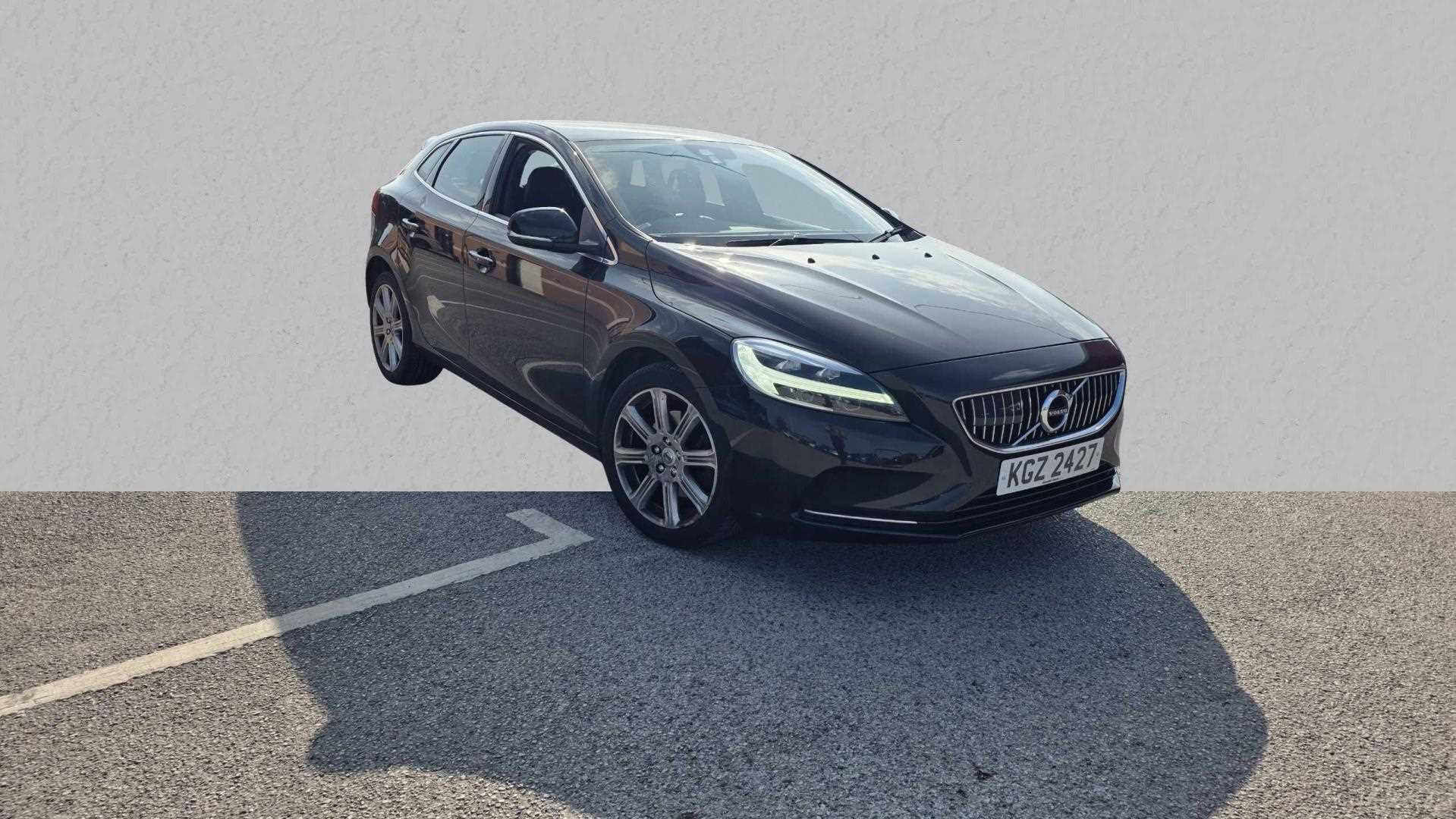 Main listing image - Volvo V40