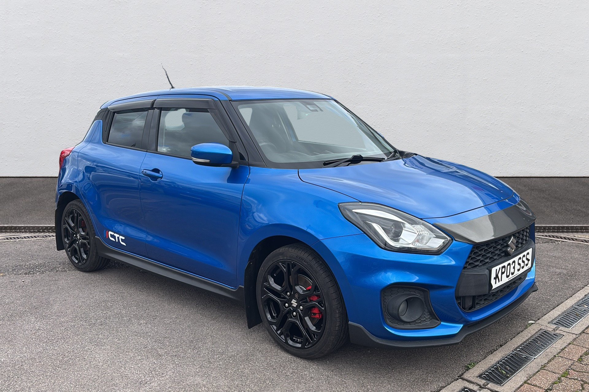 Main listing image - Suzuki Swift Sport