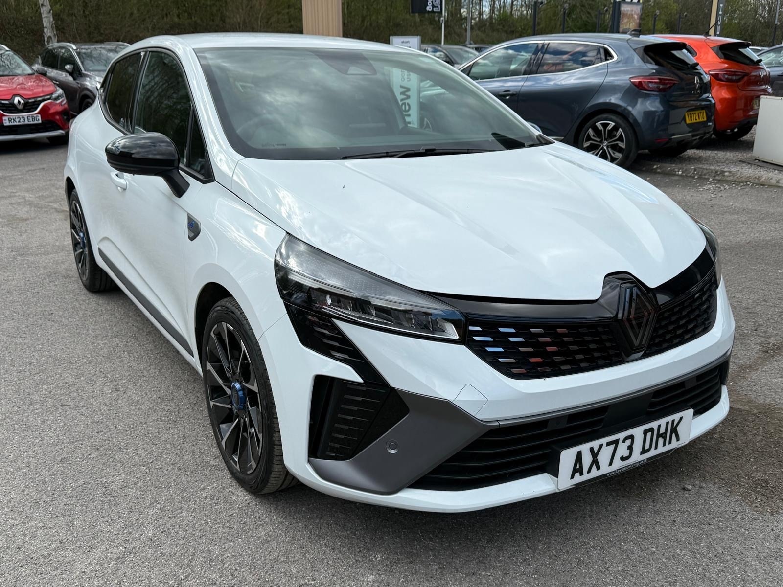 Main listing image - Renault Clio