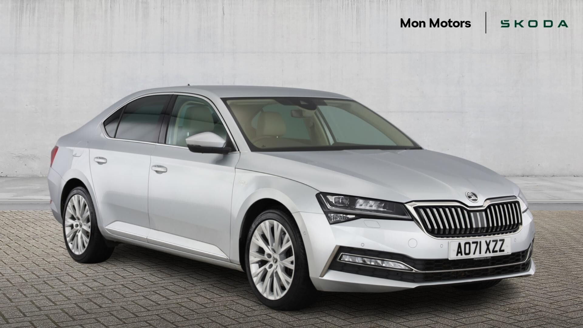 Main listing image - Skoda Superb