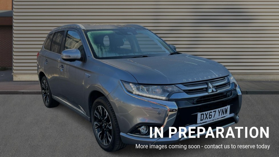 Main listing image - Mitsubishi Outlander