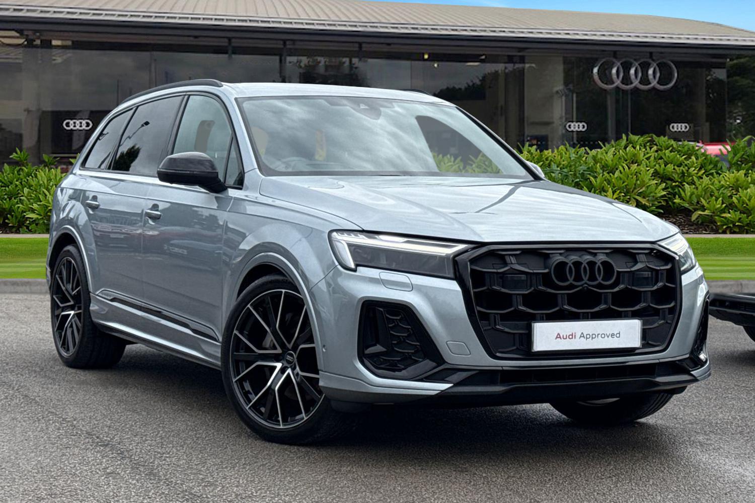 Main listing image - Audi Q7