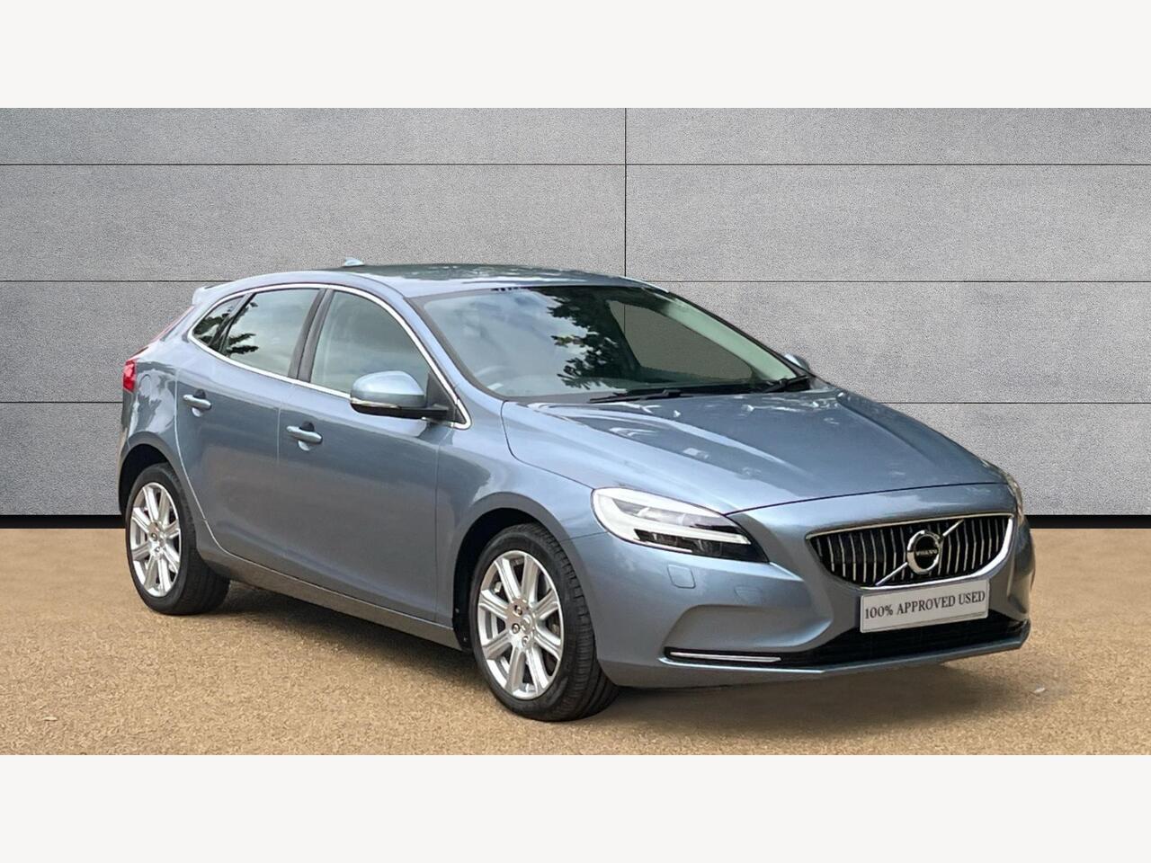 Main listing image - Volvo V40