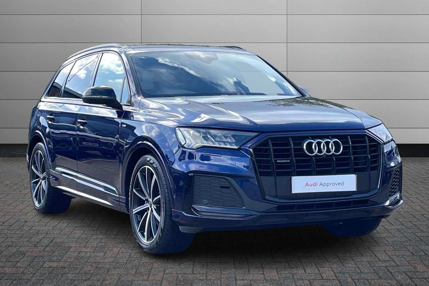 Main listing image - Audi Q7