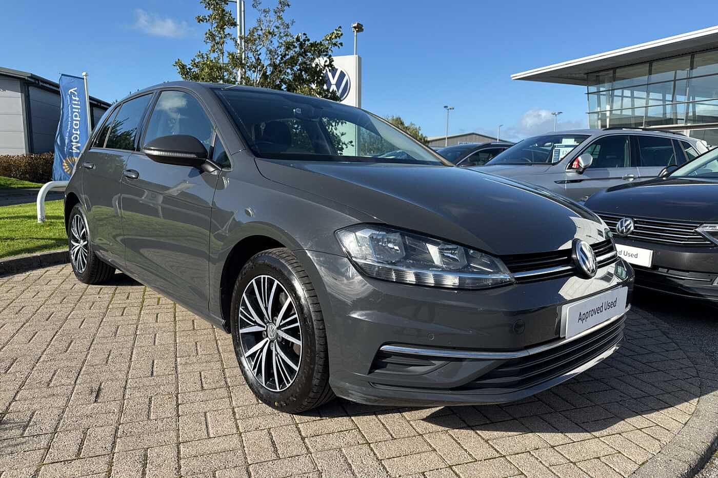 Main listing image - Volkswagen Golf