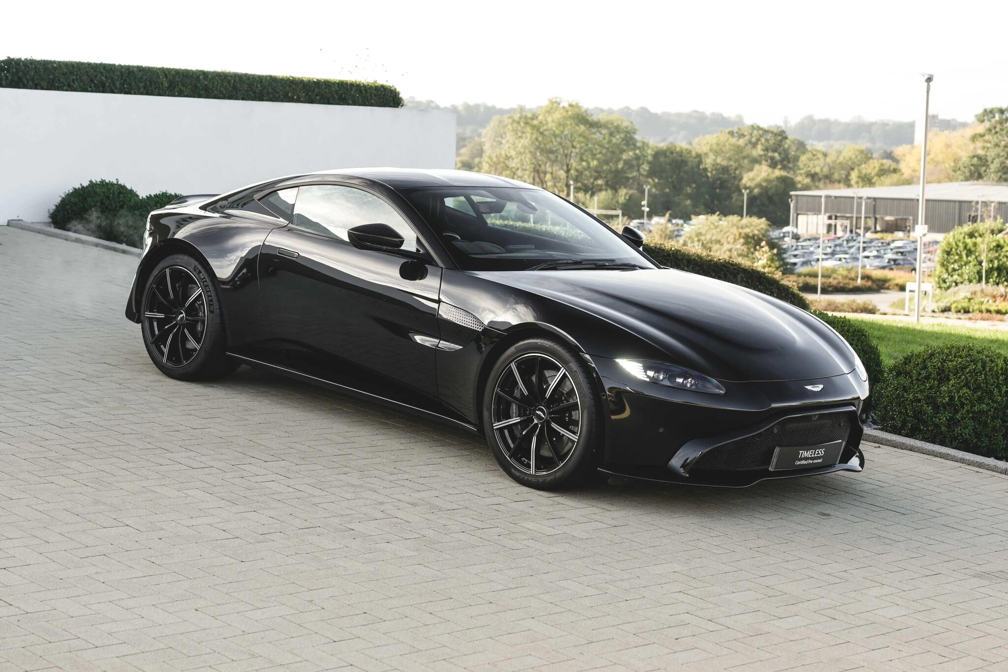 Main listing image - Aston Martin Vantage