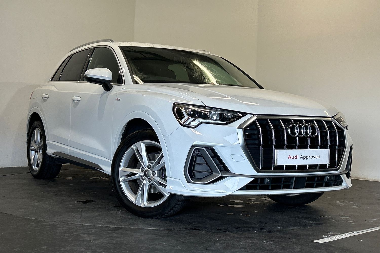 Main listing image - Audi Q3