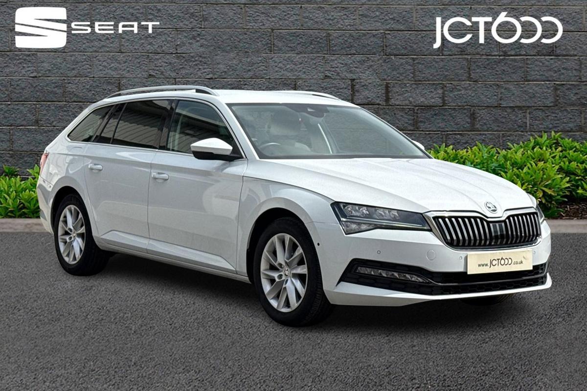 Main listing image - Skoda Superb Estate