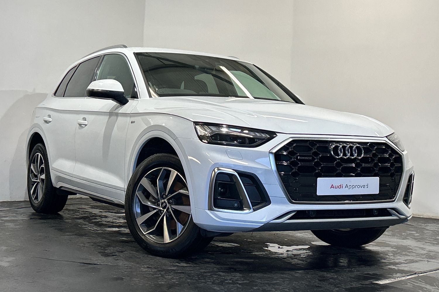 Main listing image - Audi Q5