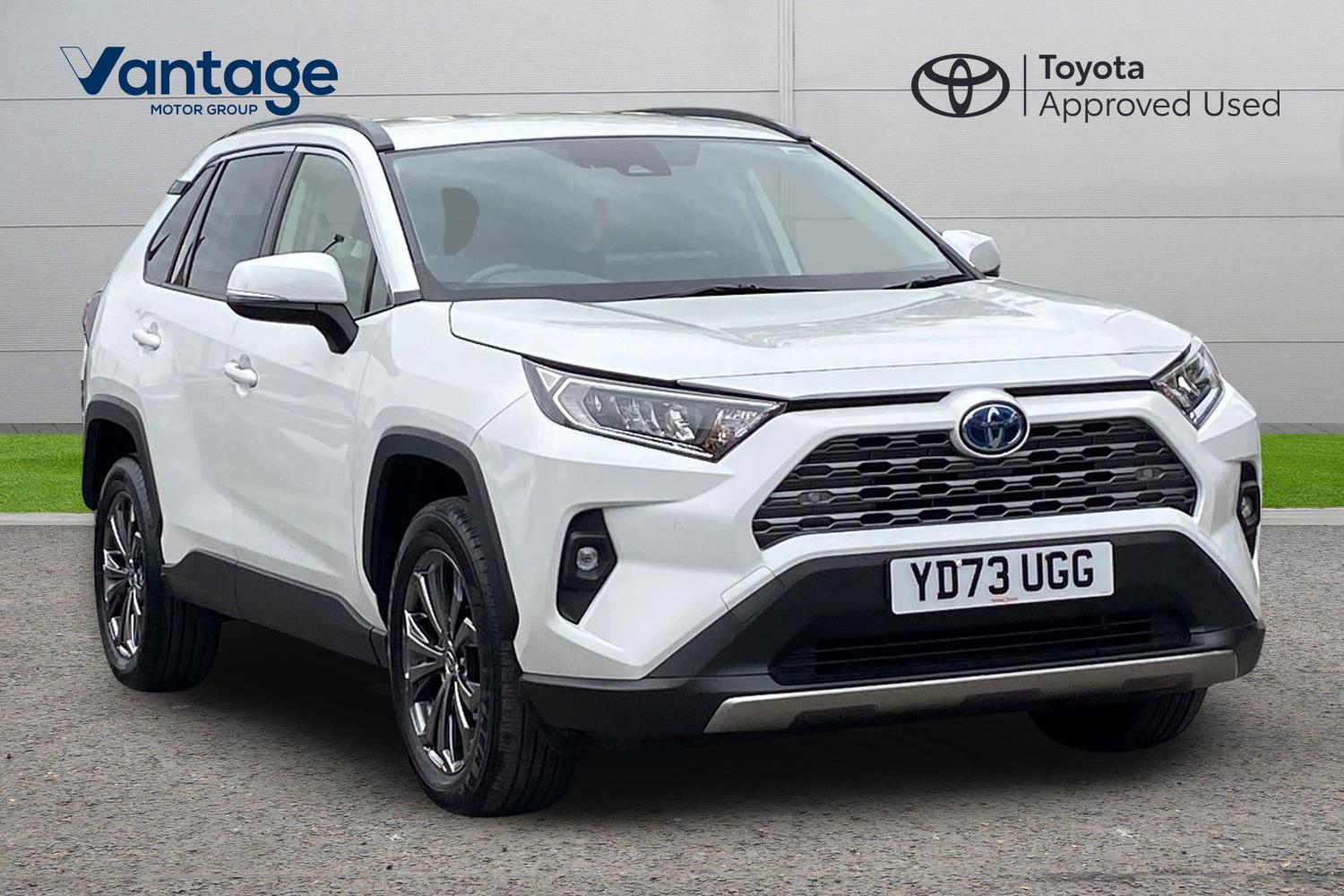 Main listing image - Toyota RAV4