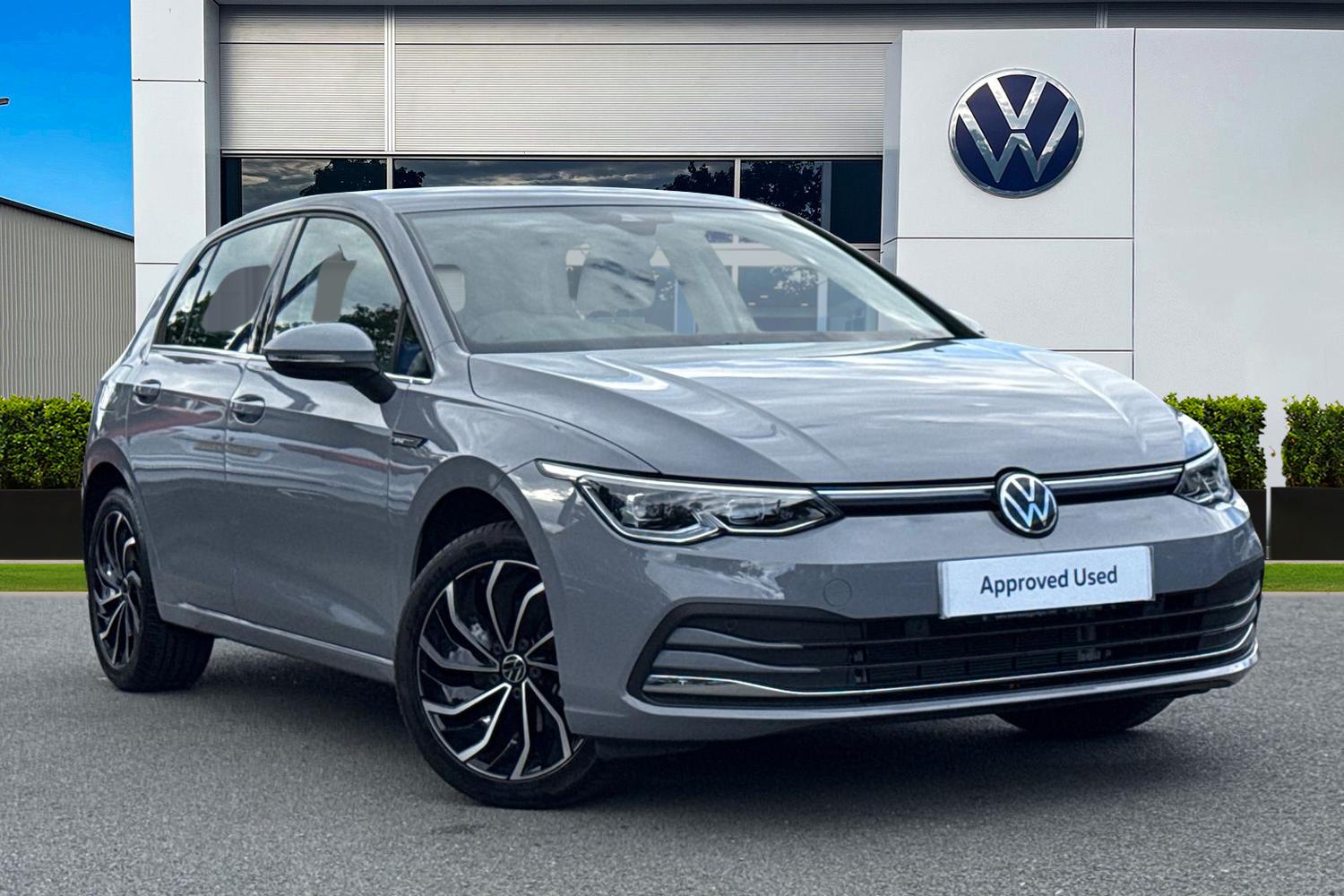 Main listing image - Volkswagen Golf