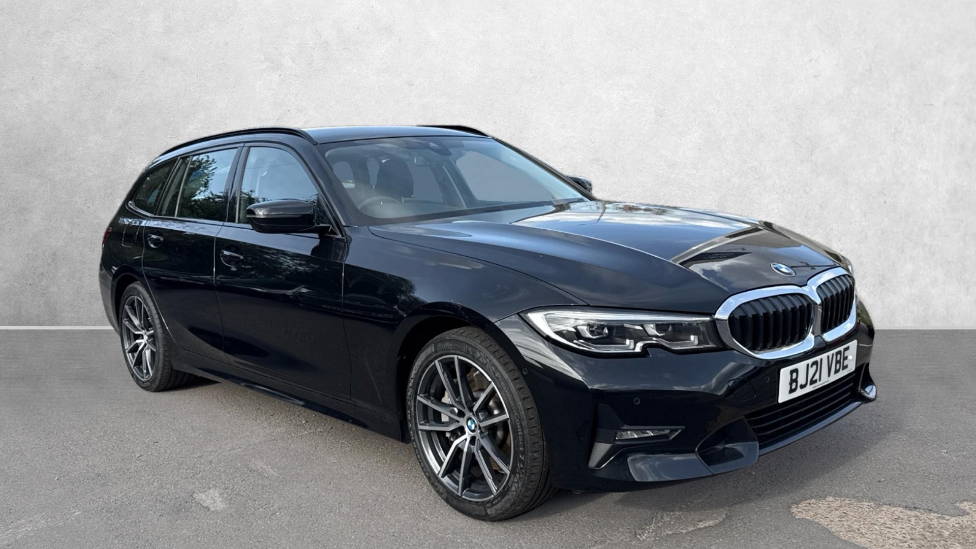 Main listing image - BMW 3 Series Touring