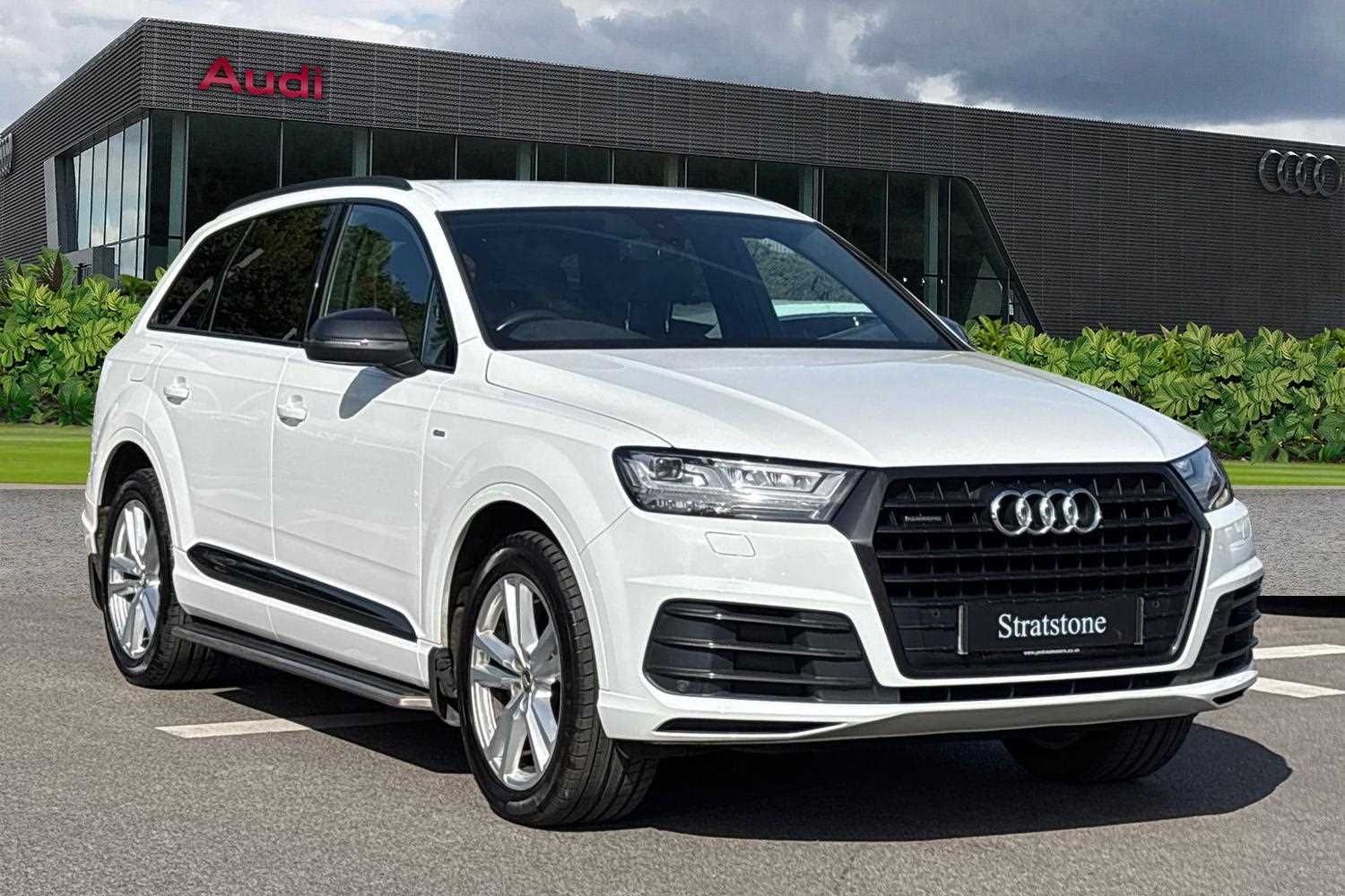 Main listing image - Audi Q7