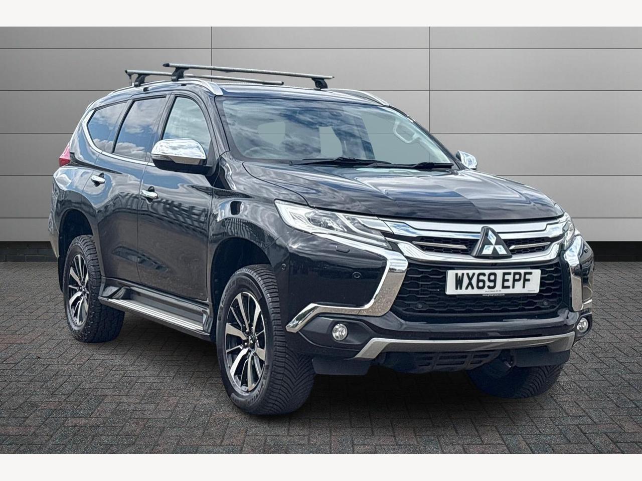 Main listing image - Mitsubishi Shogun Sport