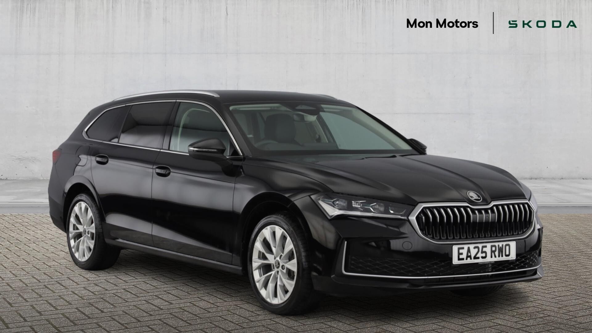 Main listing image - Skoda Superb