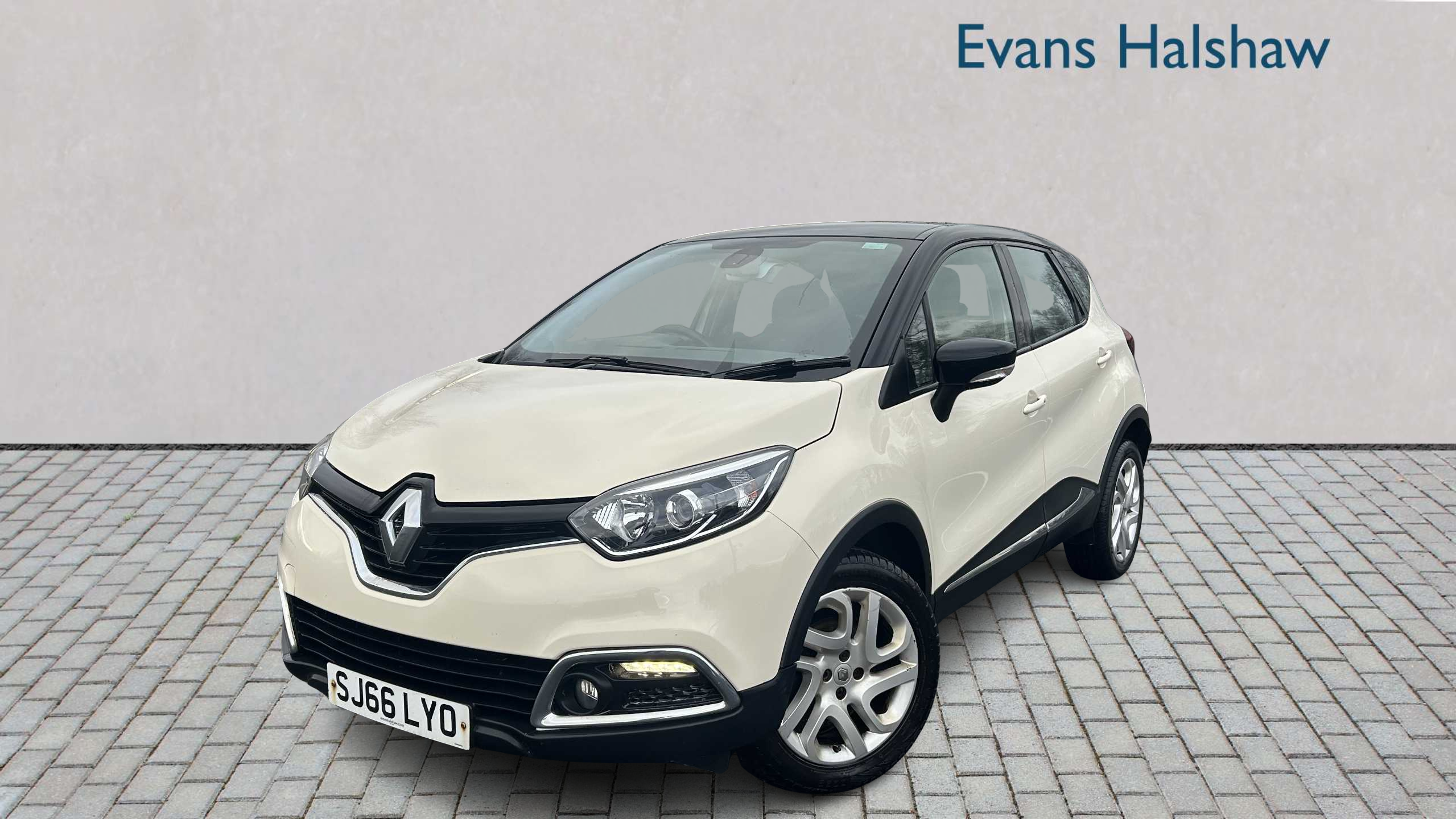 Main listing image - Renault Captur