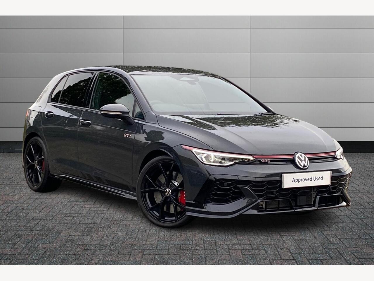 Main listing image - Volkswagen Golf