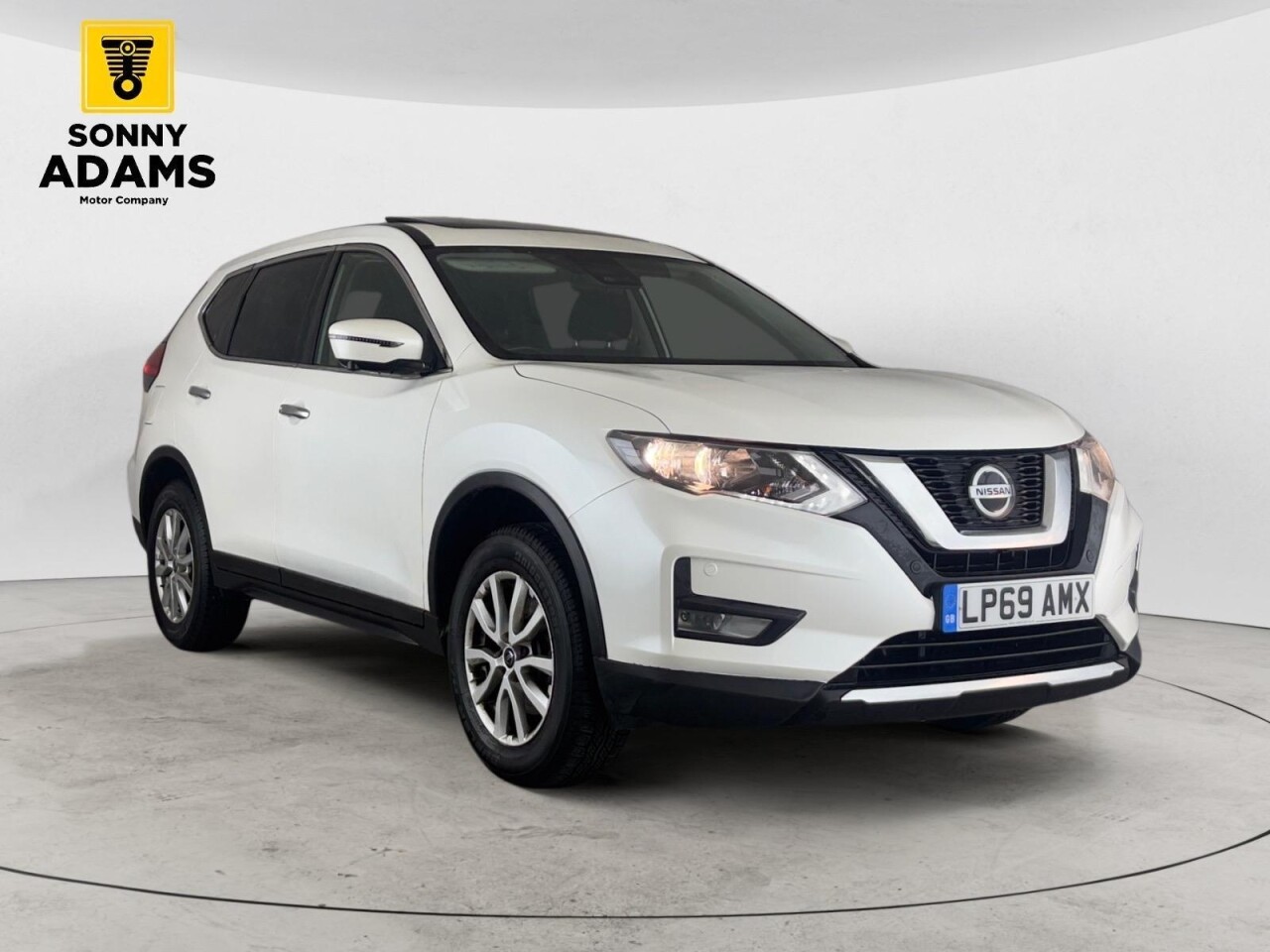 Main listing image - Nissan X-Trail