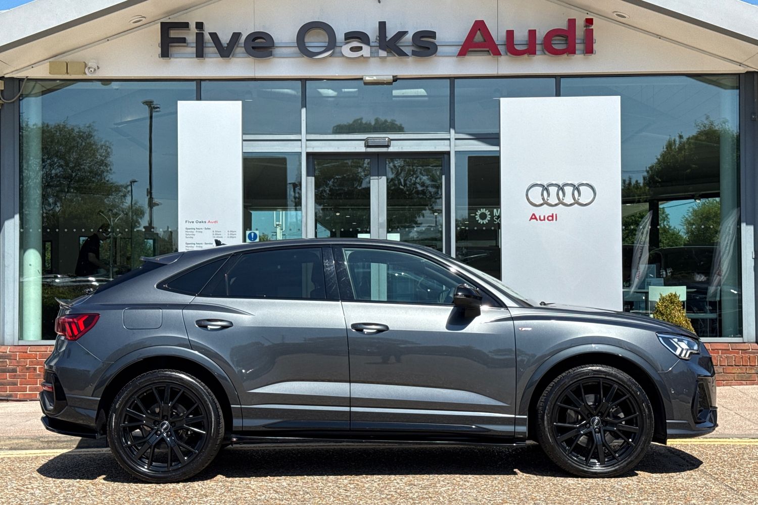 Main listing image - Audi Q3