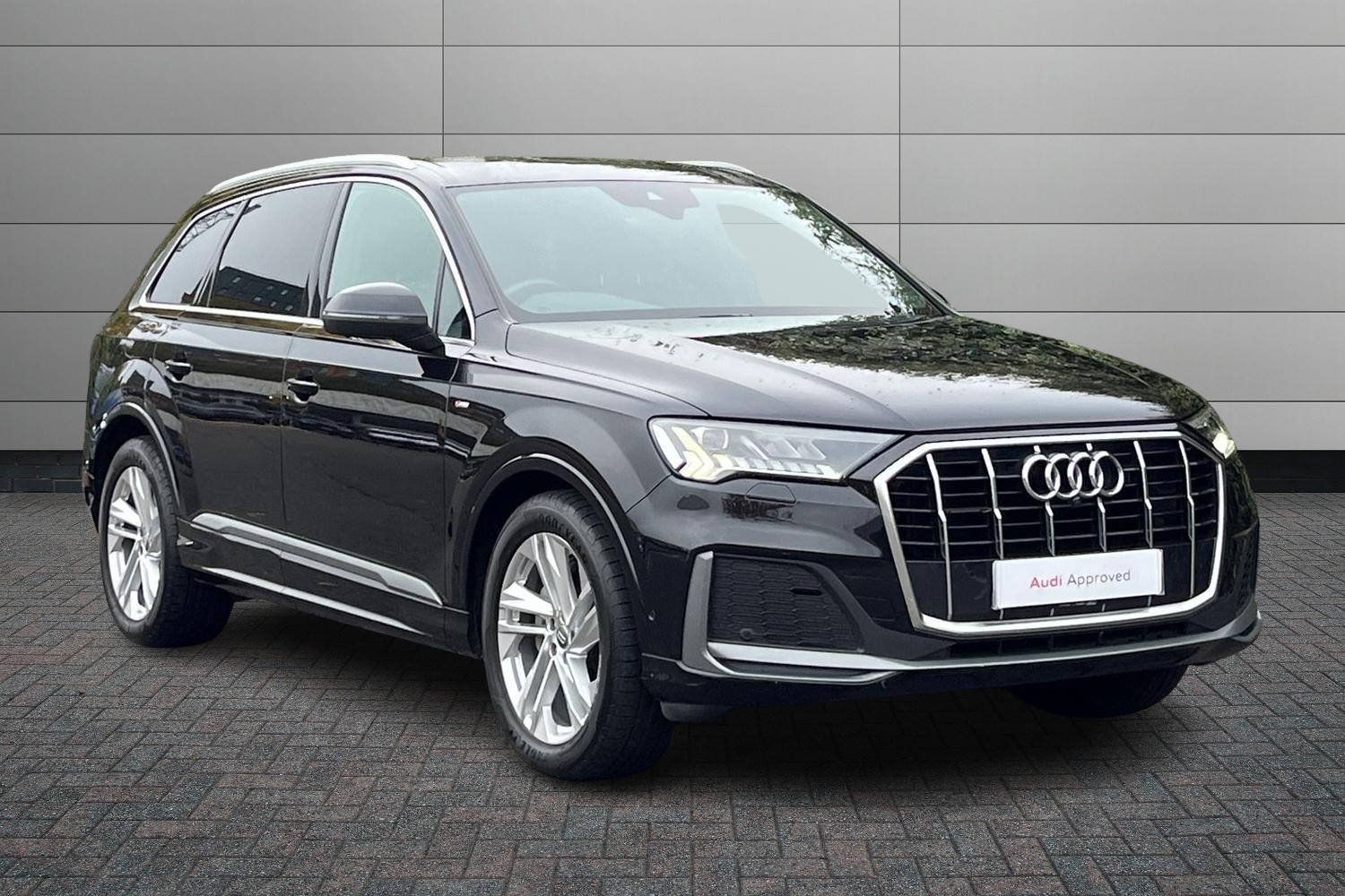 Main listing image - Audi Q7