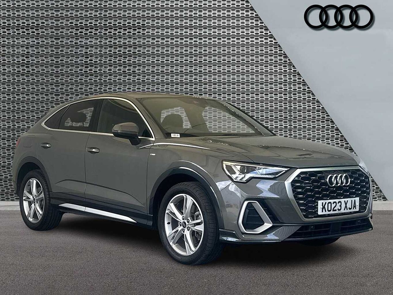 Main listing image - Audi Q3