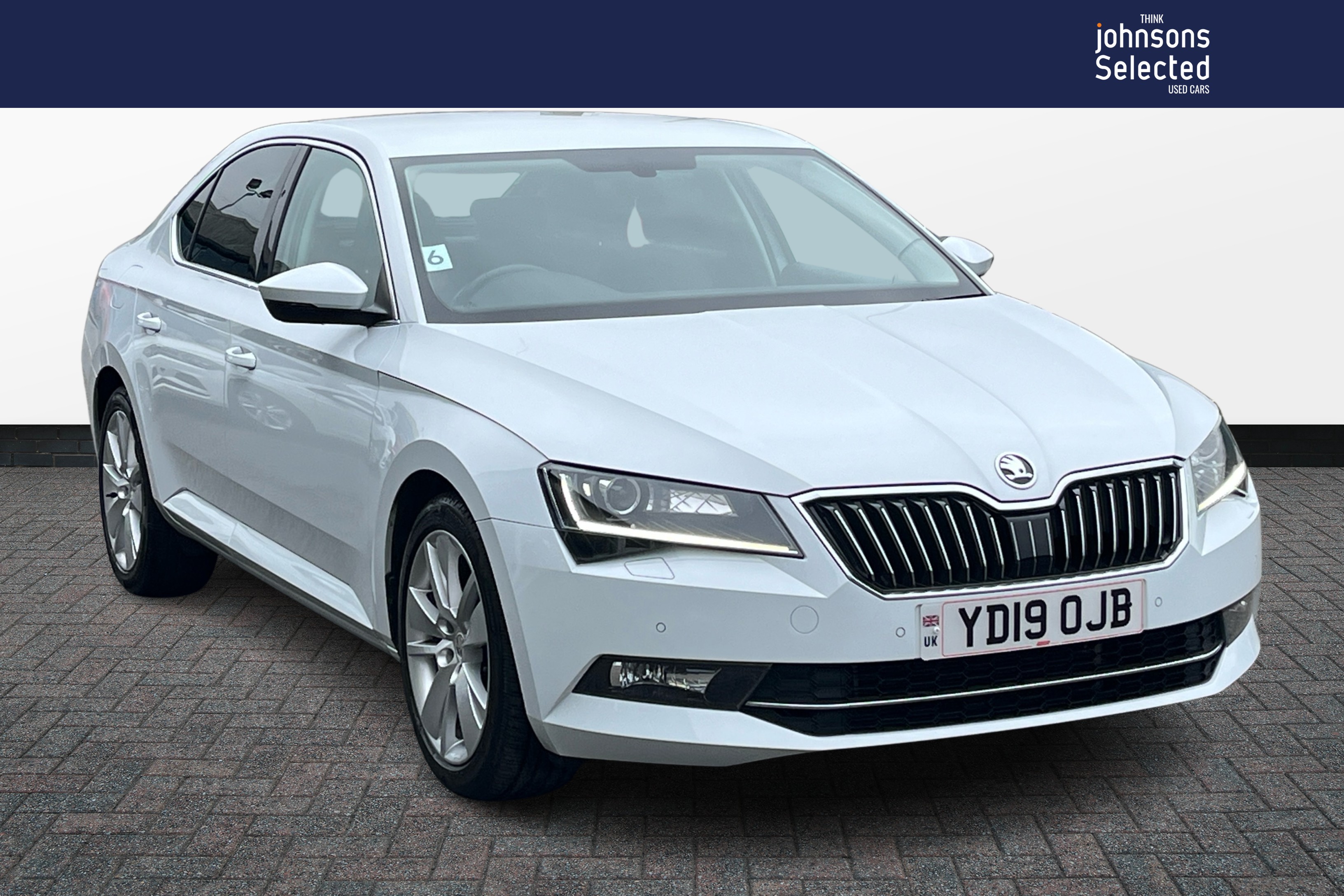 Main listing image - Skoda Superb
