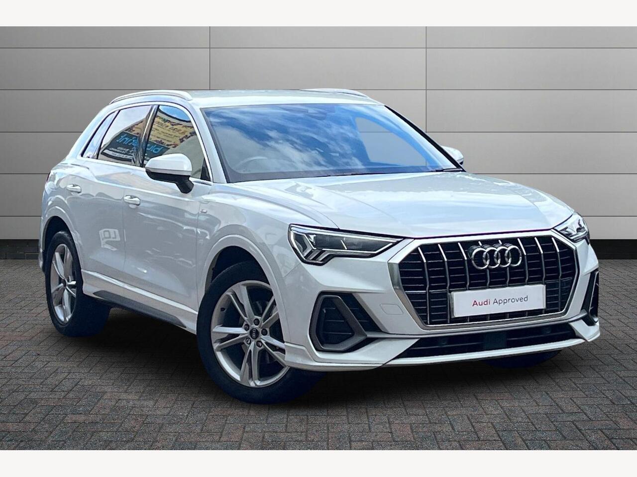 Main listing image - Audi Q3