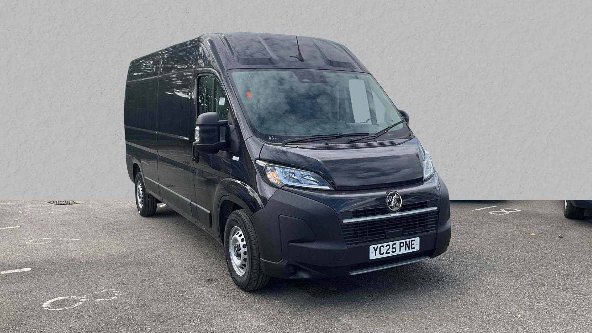 Main listing image - Vauxhall Movano