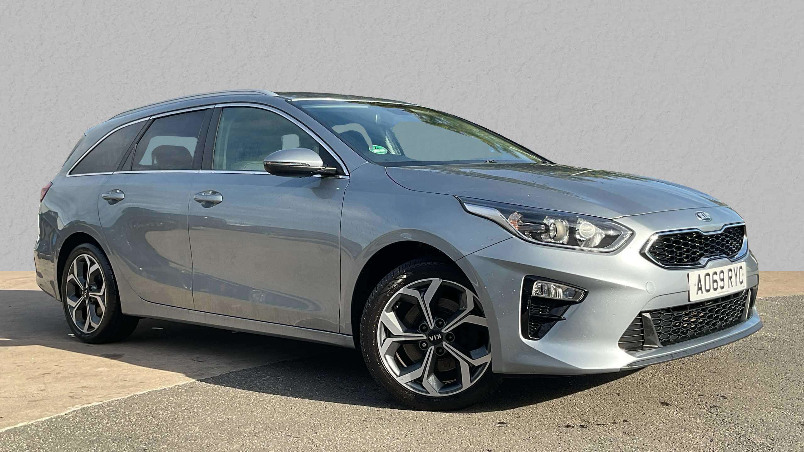 Main listing image - Kia Ceed SW