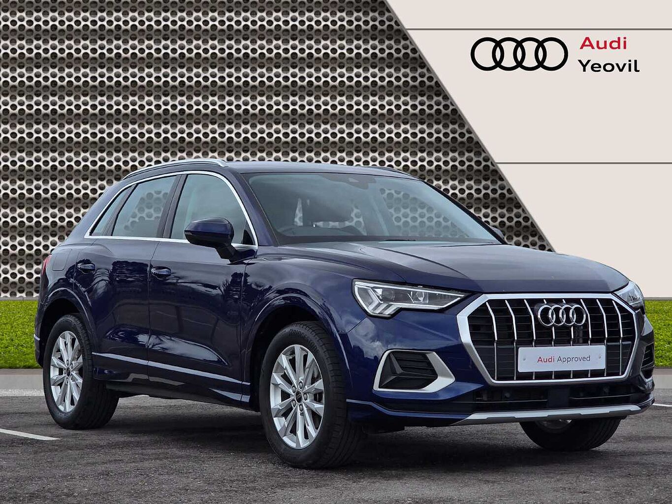 Main listing image - Audi Q3