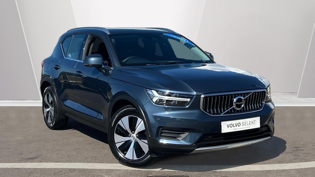 Main listing image - Volvo XC40