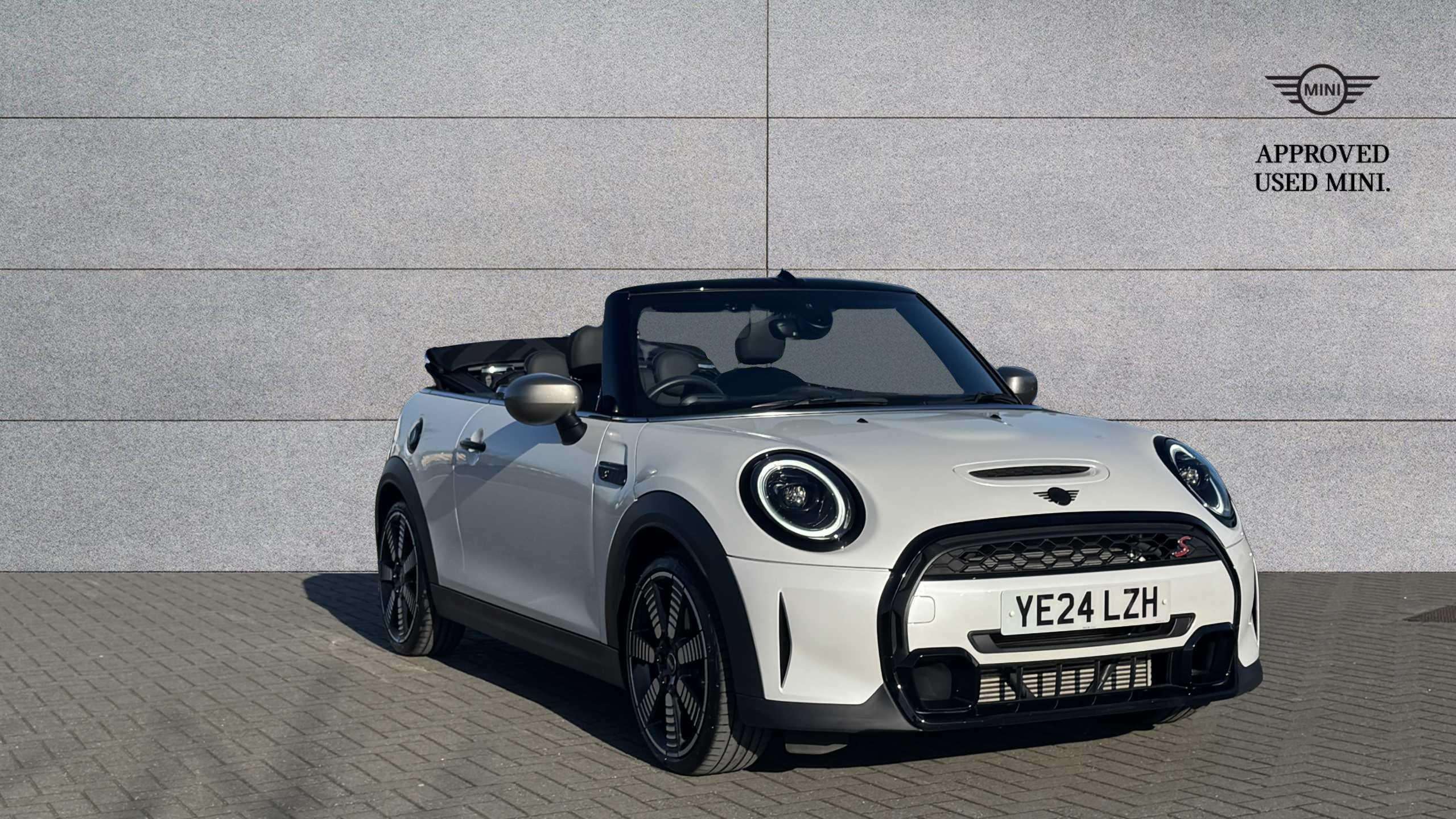 Main listing image - MINI Convertible