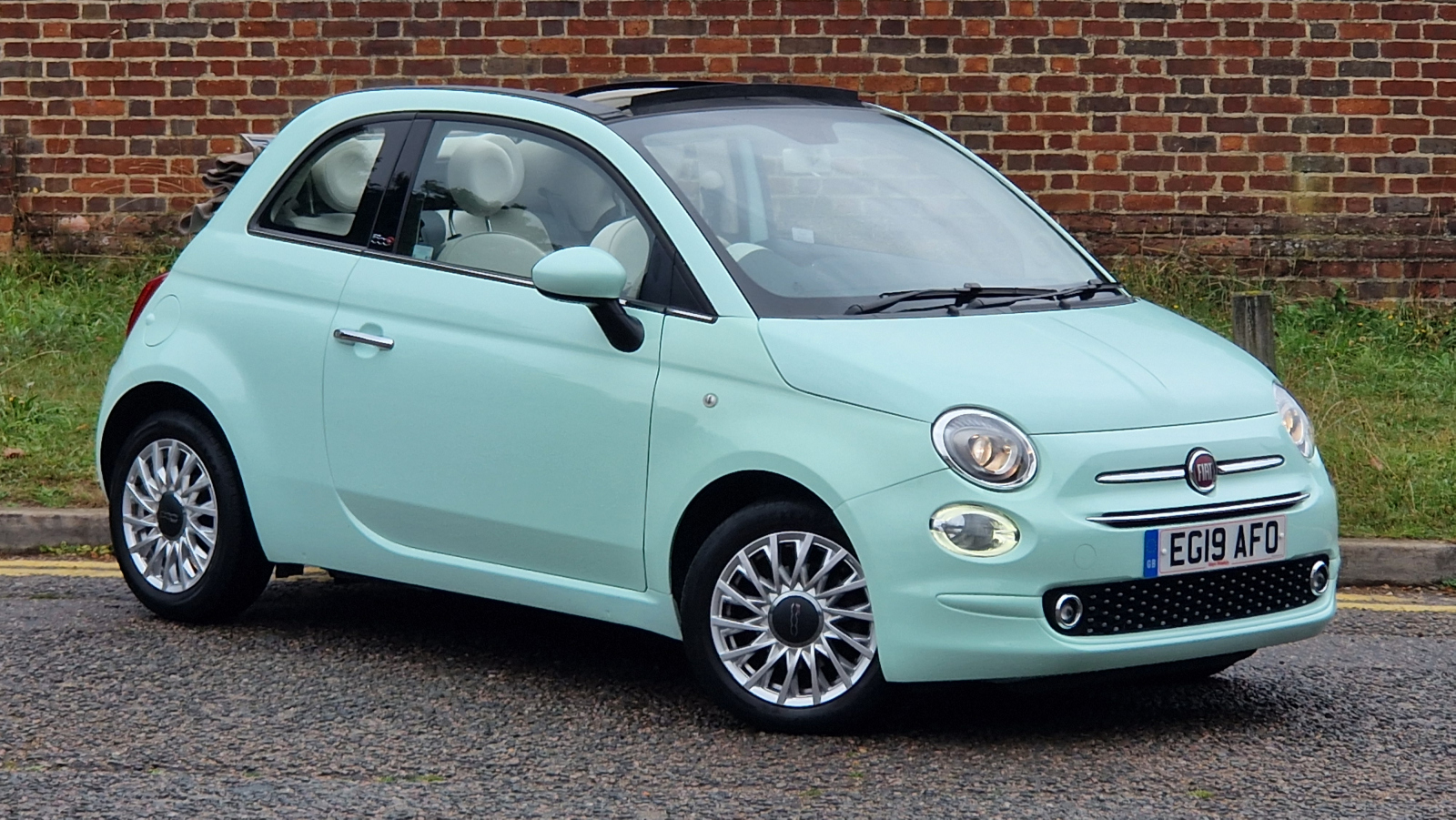 Main listing image - Fiat 500C