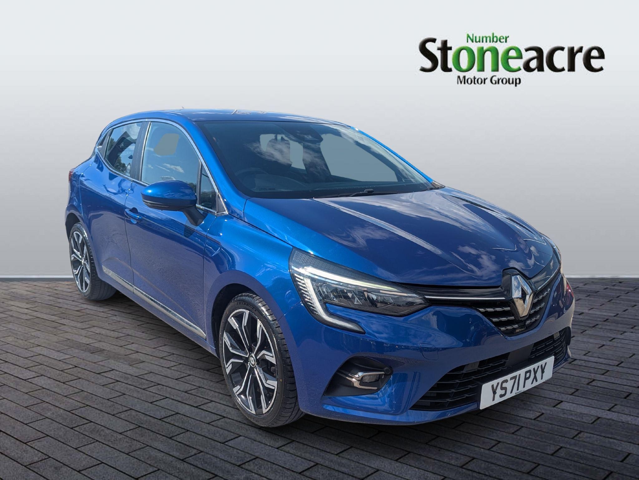 Main listing image - Renault Clio