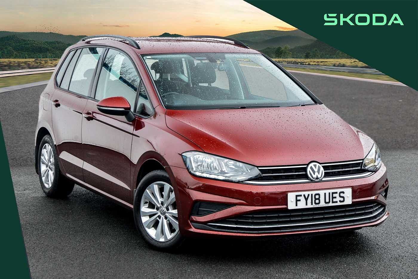 Main listing image - Volkswagen Golf SV