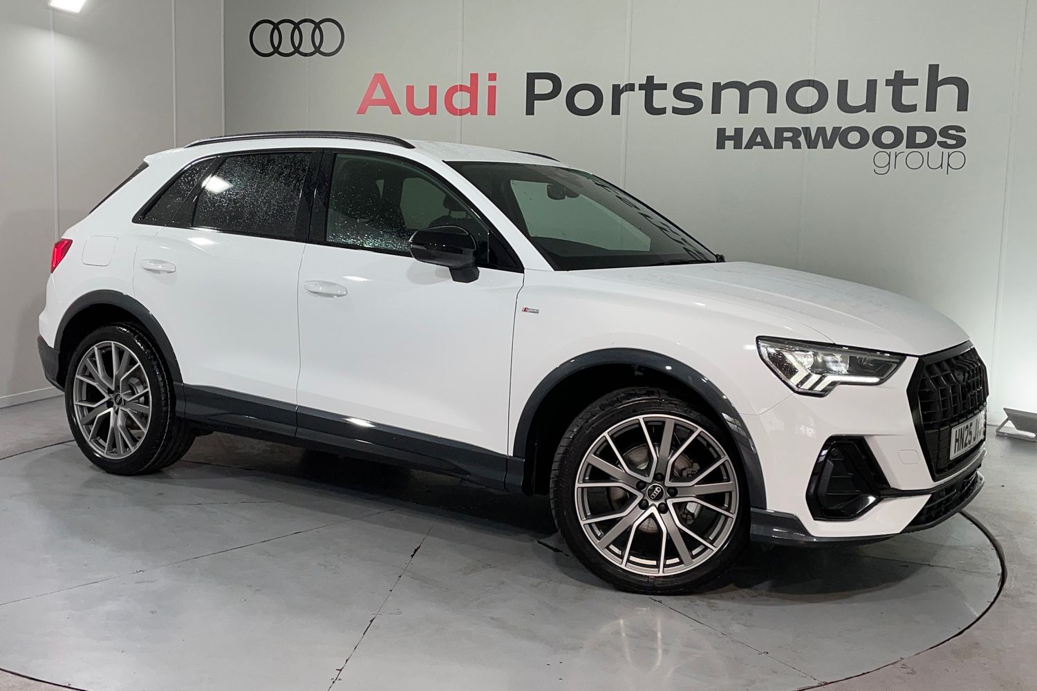 Main listing image - Audi Q3