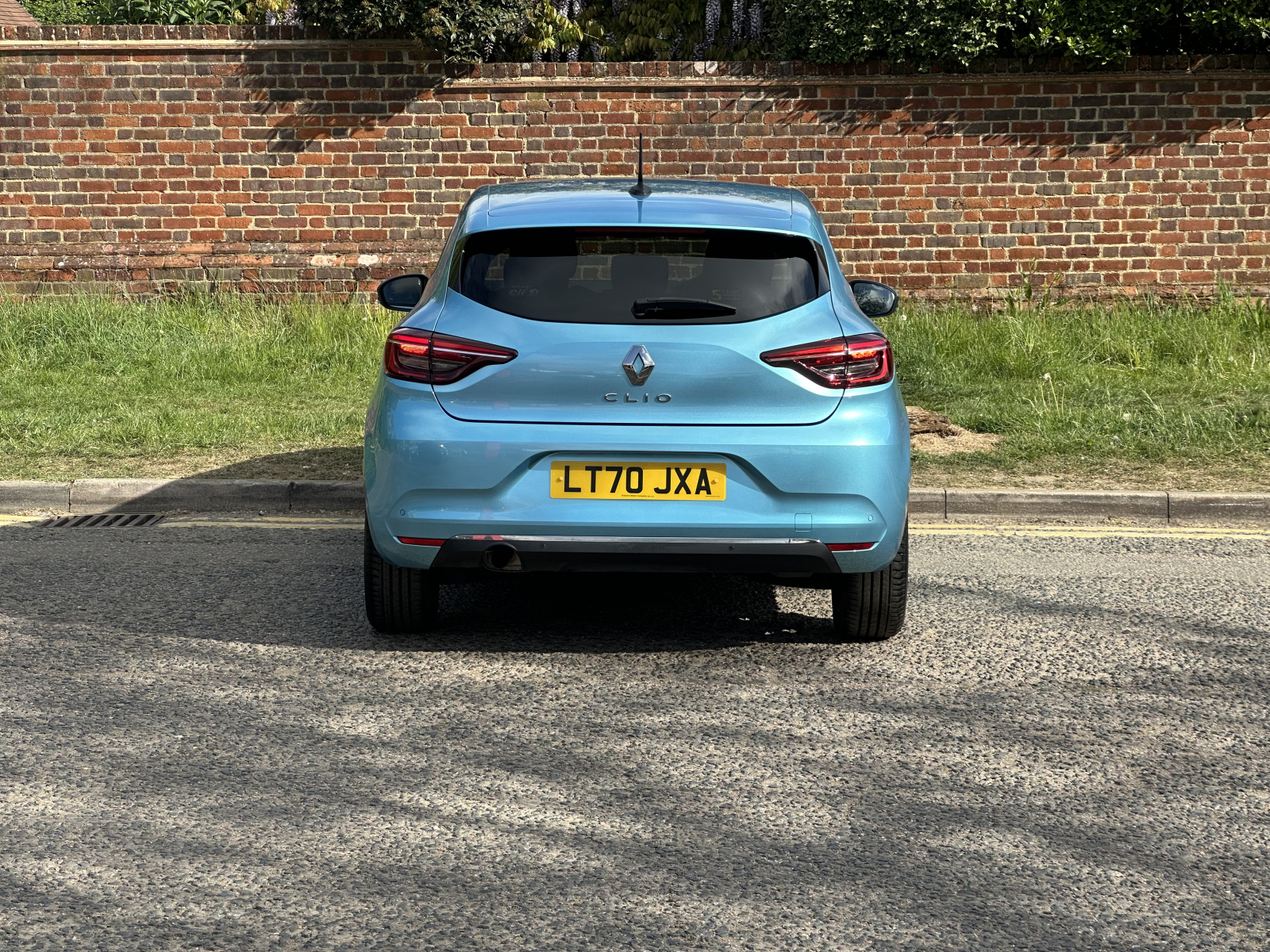 Main listing image - Renault Clio