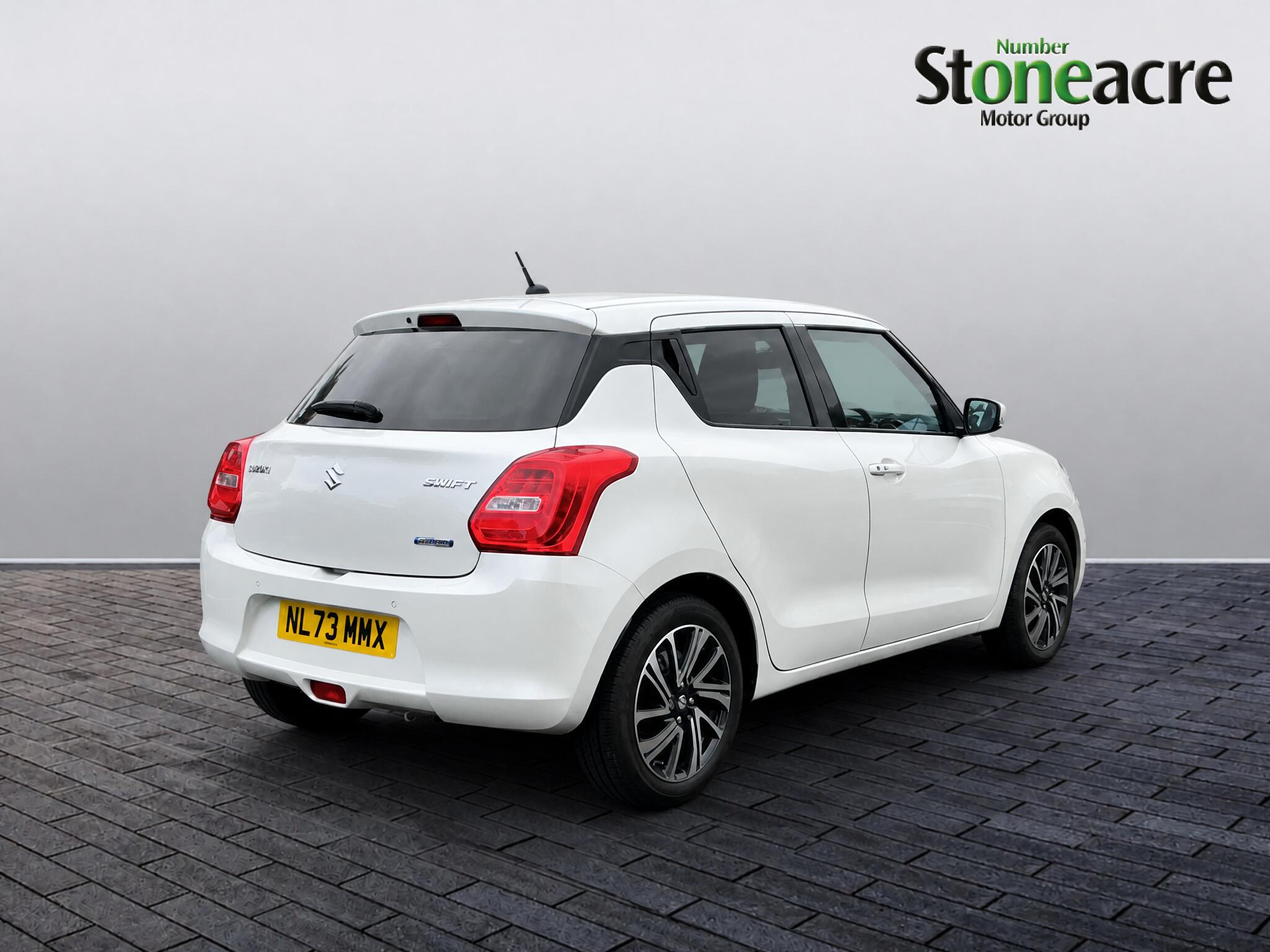 Main listing image - Suzuki Swift