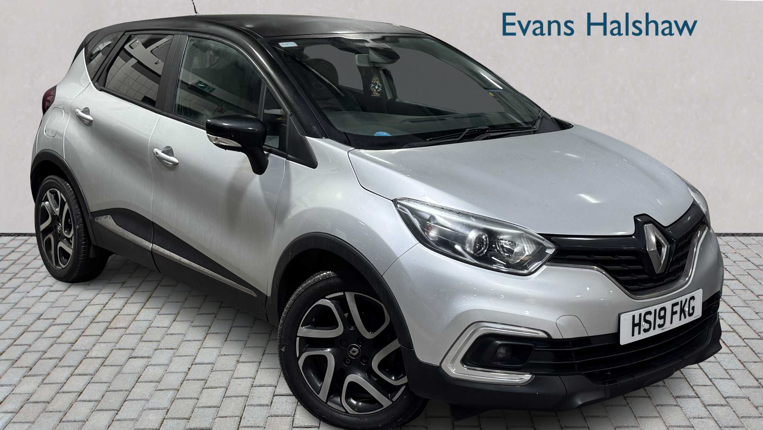 Main listing image - Renault Captur