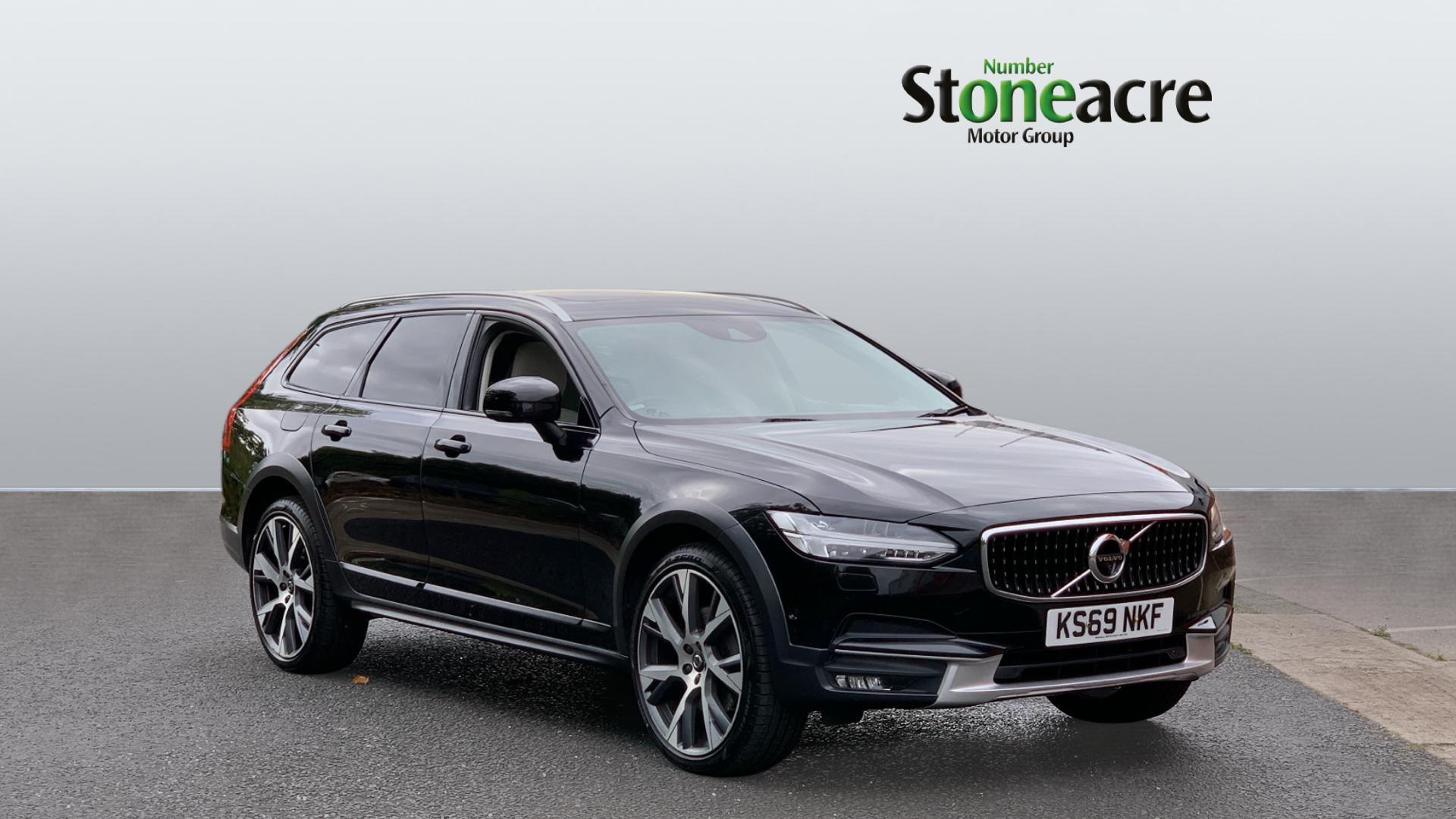 Main listing image - Volvo V90