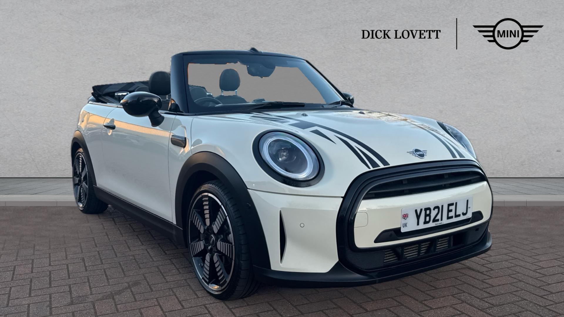 Main listing image - MINI Convertible