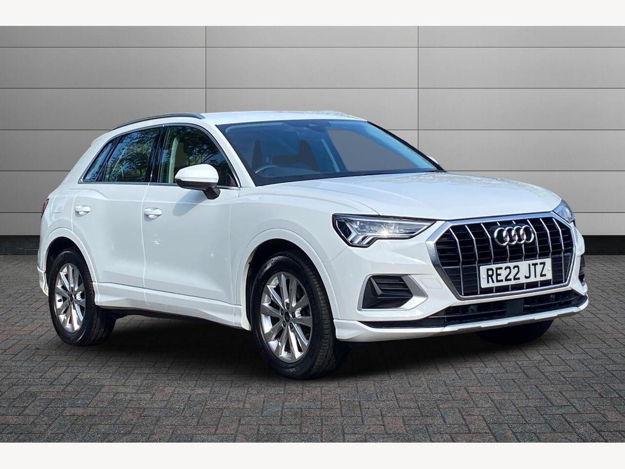 Main listing image - Audi Q3