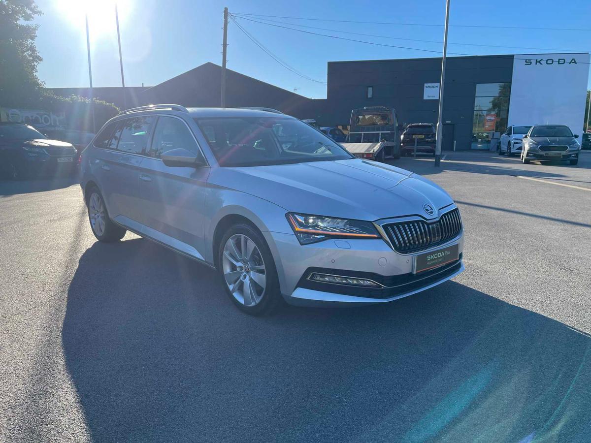 Main listing image - Skoda Superb